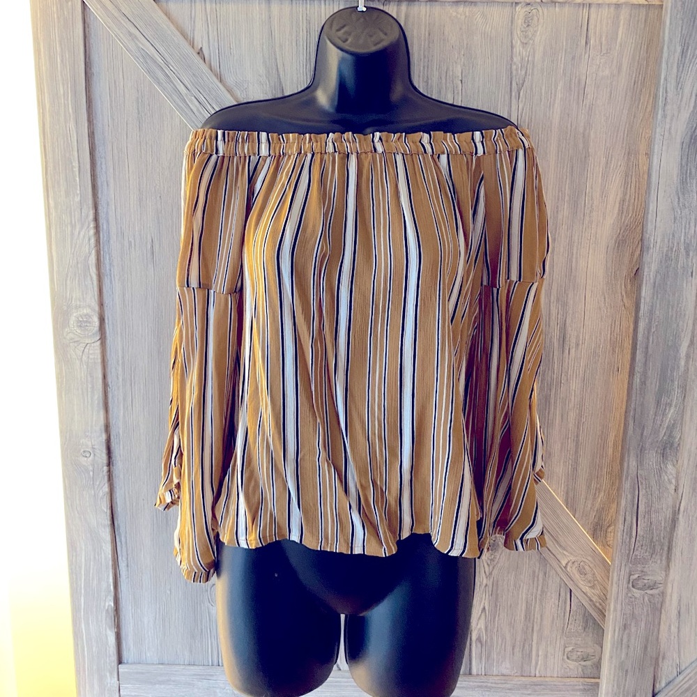Stripe Off The Shoulder Top Maurices brand. Women’s size small.